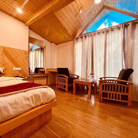 The Radhika - A Luxury Resort In Mountains Manāli Esterno foto