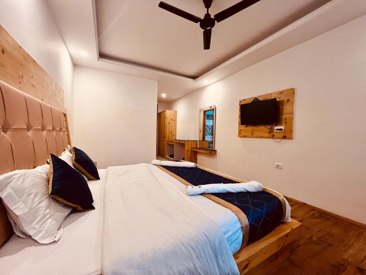 The Radhika - A Luxury Resort In Mountains Manāli Esterno foto
