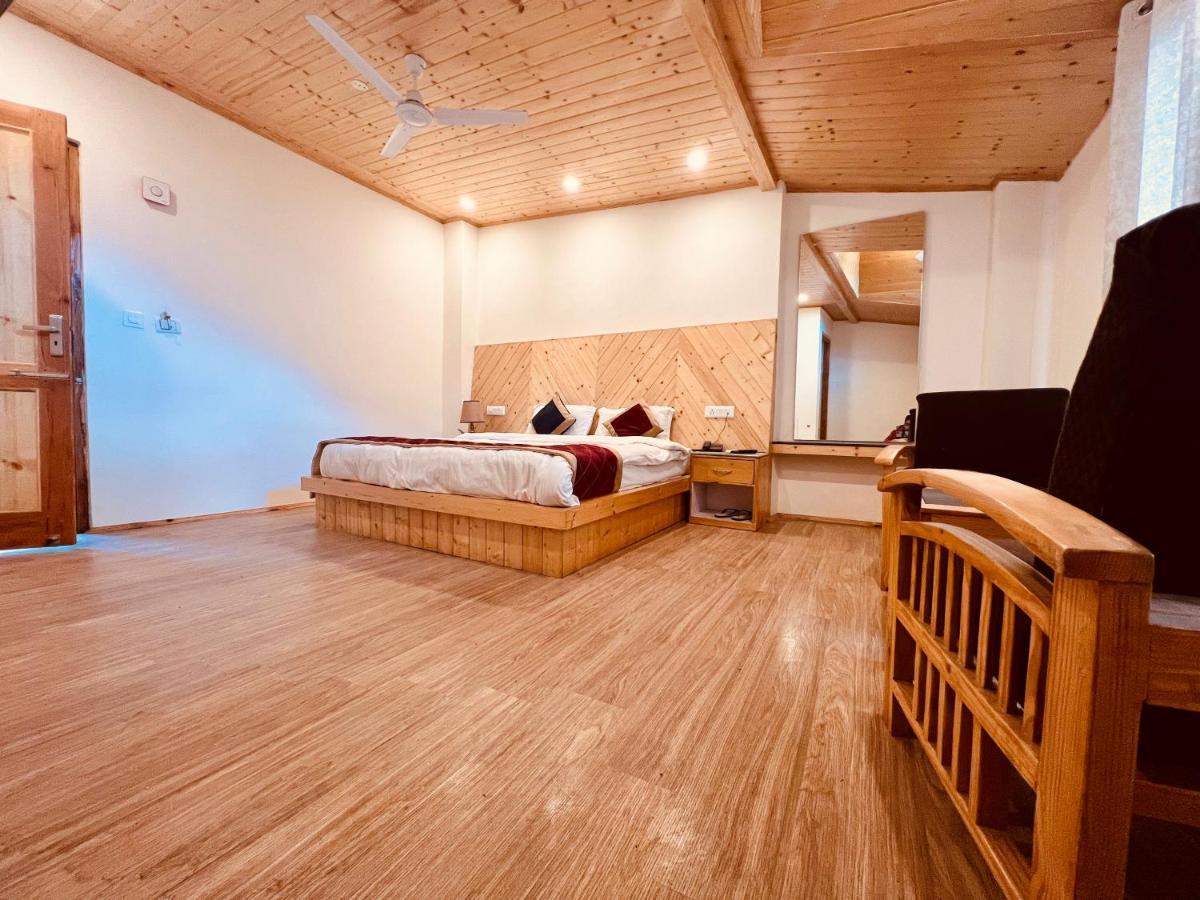 The Radhika - A Luxury Resort In Mountains Manāli Esterno foto