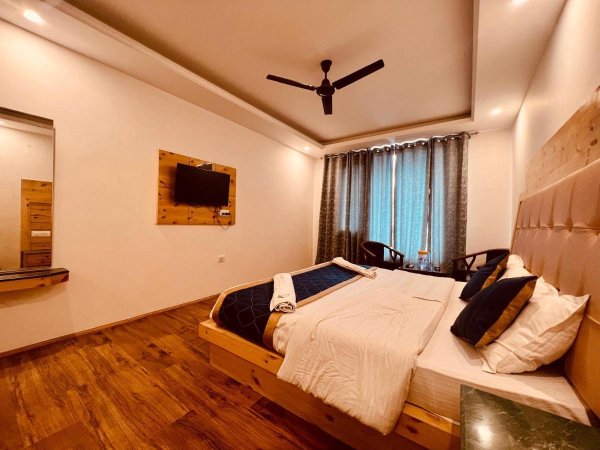 The Radhika - A Luxury Resort In Mountains Manāli Esterno foto