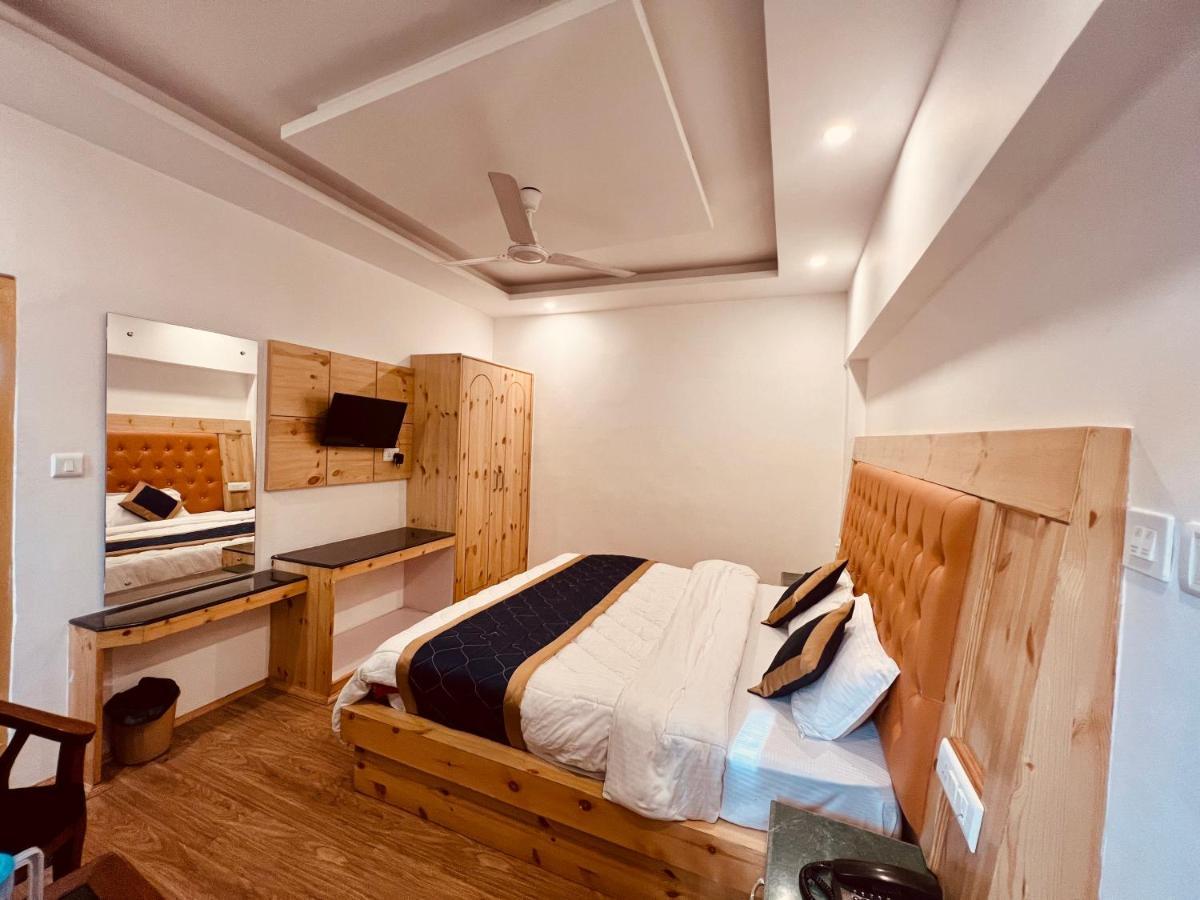 The Radhika - A Luxury Resort In Mountains Manāli Esterno foto