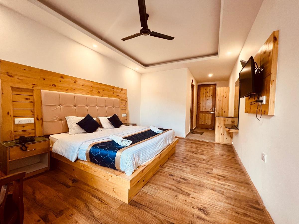 The Radhika - A Luxury Resort In Mountains Manāli Esterno foto