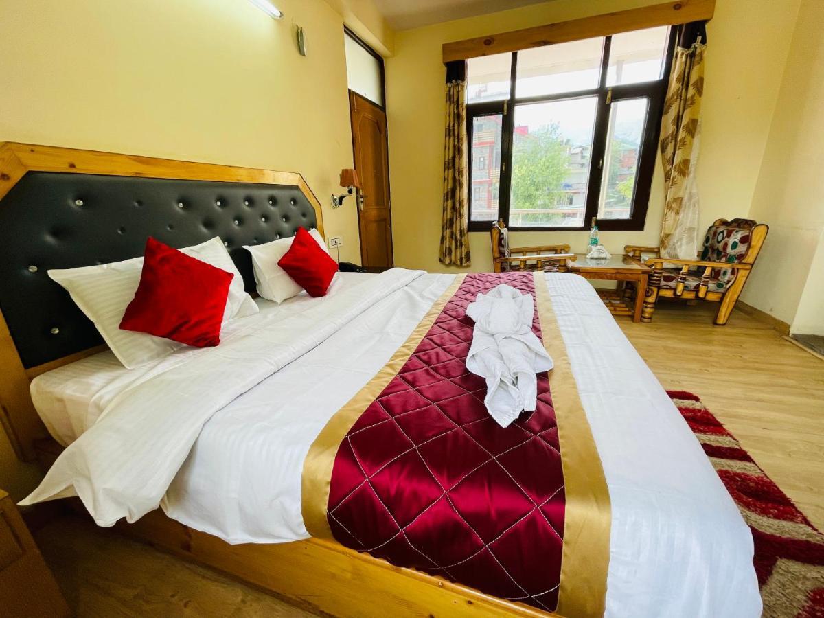 The Radhika - A Luxury Resort In Mountains Manāli Esterno foto