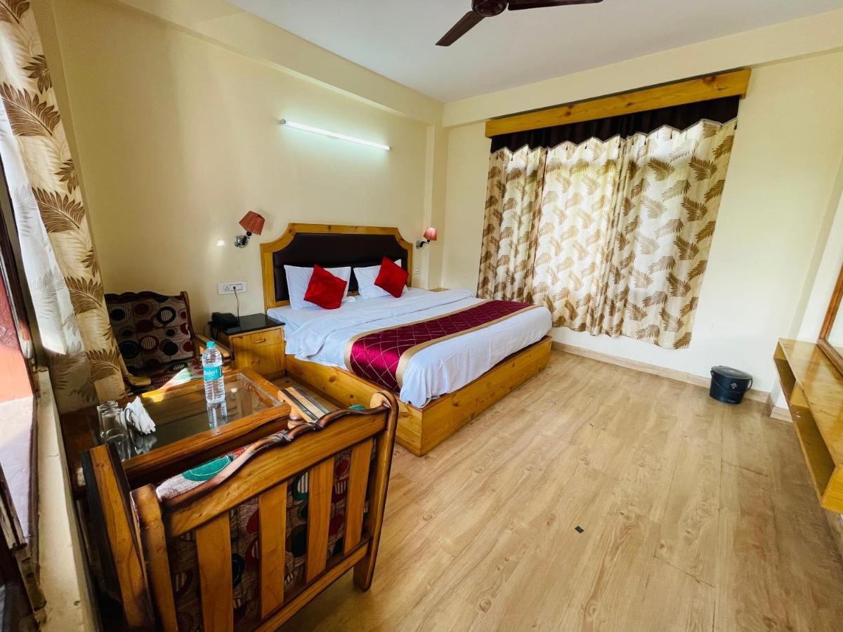 The Radhika - A Luxury Resort In Mountains Manāli Esterno foto